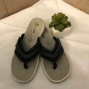 NWOT Clarks Women's Brinkley Keeley Flip-Flop - Size 9